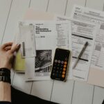 Steuerunterlagen mit Taschenrechner – Homeoffice steuerlich absetzen 2025