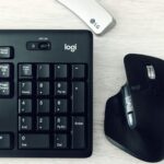 Ergonomische Maus und Tastatur im Homeoffice – kabelloses Set von Logitech für gesundes und produktives Arbeiten