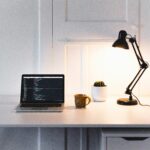 Moderne LED-Schreibtischlampe fürs Homeoffice
